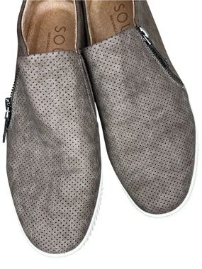 SOUL Naturalizer Men's Perforated Taupe Slip-On Sneakers with Side Zip